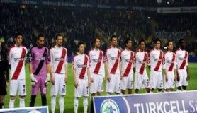 Real yine acımadı