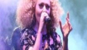 Hadise büyüledi