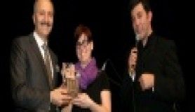 Emre Kınay, bu kez sesi ile alkışlandı