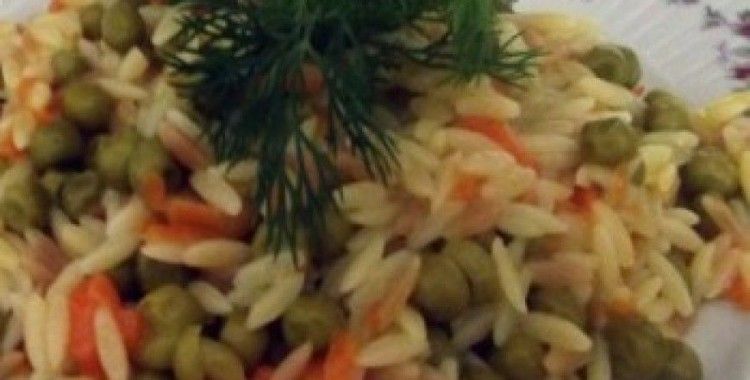 Bezelyeli tel şehriye pilavı tarifi