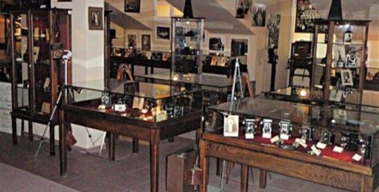 Hilmi Nakipoğlu Fotoğraf Makineleri Müzesi'ne nasıl giderim ?