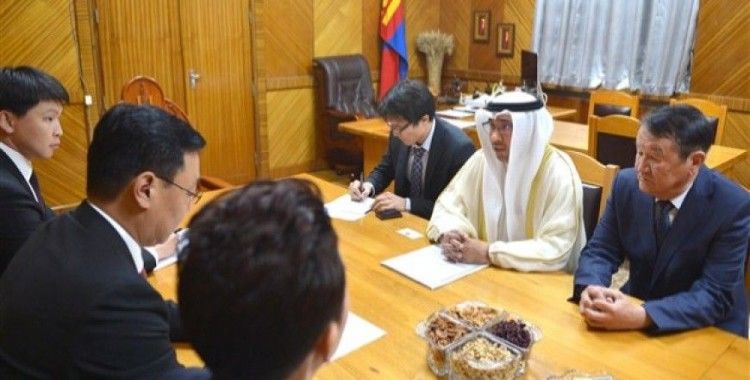 J.Erdenebat, Khaled Y. Al-Fadl'ı kabul etti