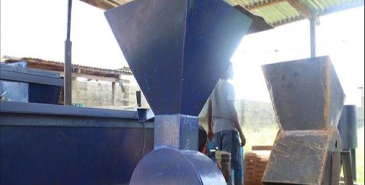 Annesi için geliştirdiği makineyle bölge halkına destek oluyor