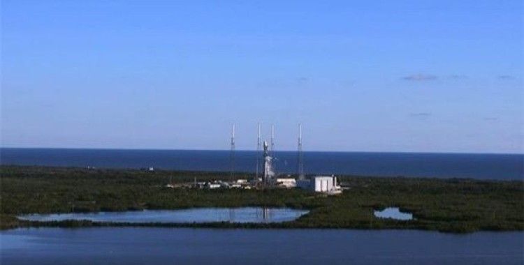 SpaceX uzaya ilk askeri uydusunu gönderdi