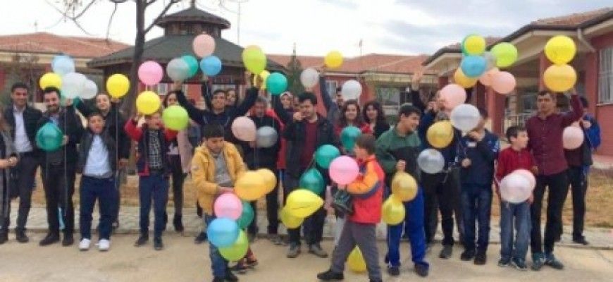 Üniversiteli öğrenciler engelleri kaldırdı