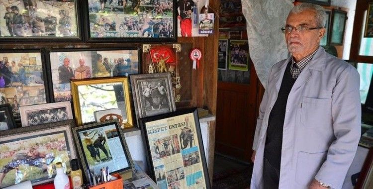 Er meydanındaki yiğitlerin 64 yıllık yol arkadaşı İrfan usta