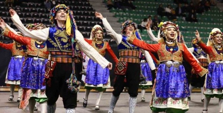 Denizli’de halk oyunları şöleninde 9 ekip performanslarını sergileyecek