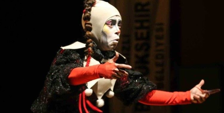 Tek Kişilik Tiyatro Oyunları Festivali Denizli’de başladı