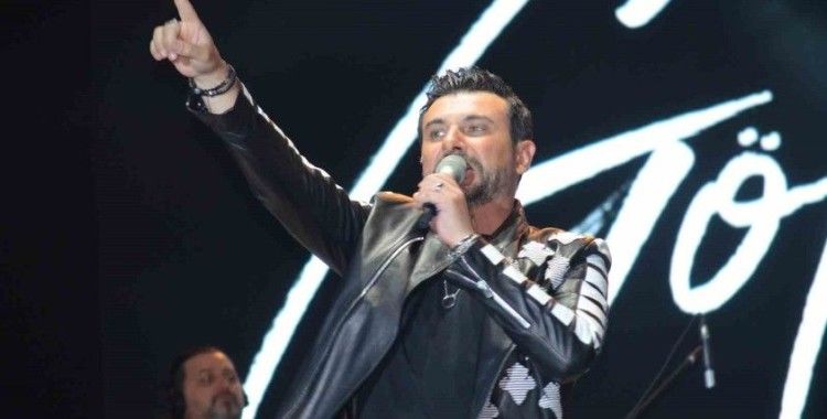 Gökhan Tepe Tekirdağ’da konser verdi