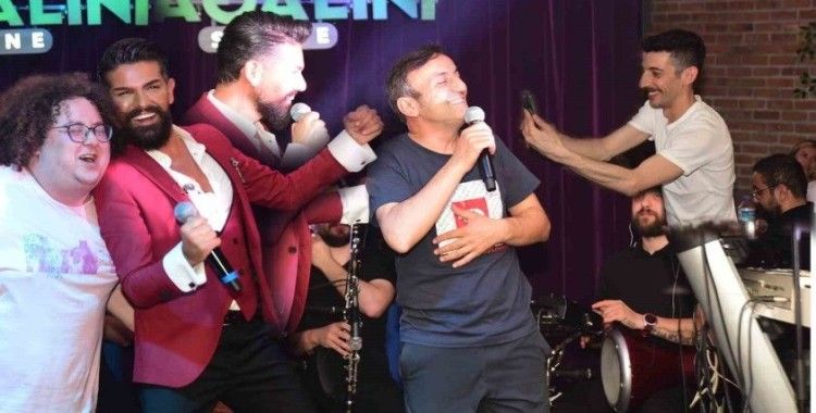 Mehmet Çevik konukları ile doyasıya eğlendirdi