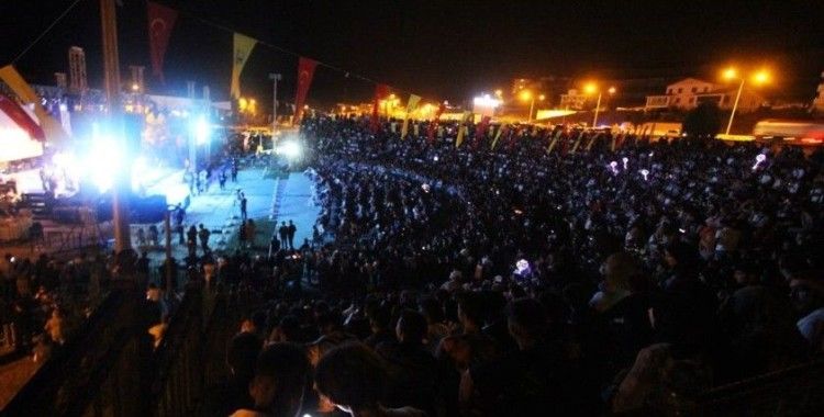 İkilem şarkılarıyla Bayburtluları coşturdu