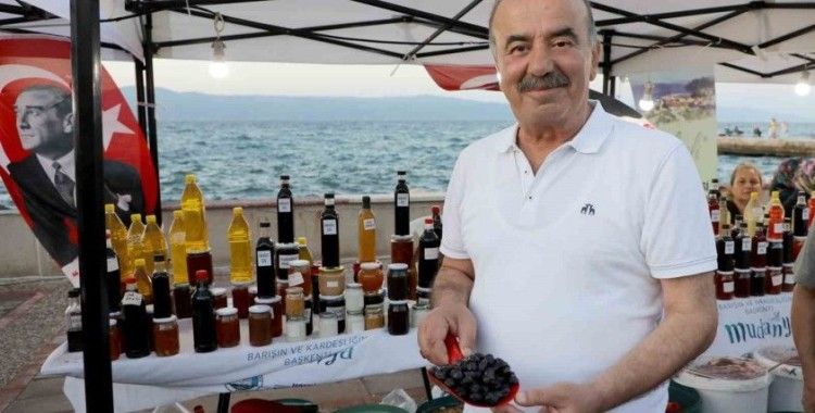 Tirilye zeytin şenliği ile coştu
