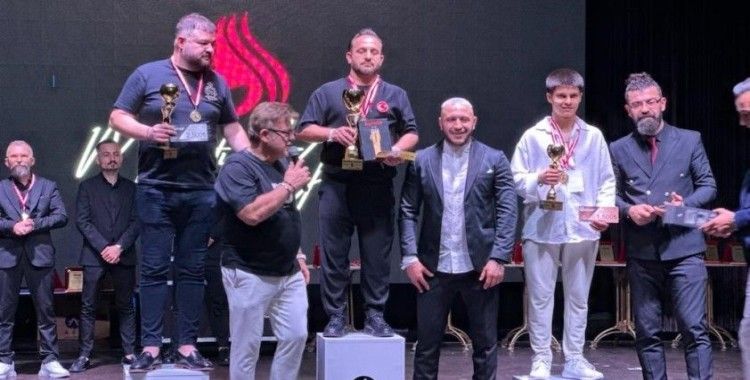 Ünlü saç tasarımcısı Hasan Hüseyin Yılmaz eğitim ve yarışma organizasyonu düzenledi