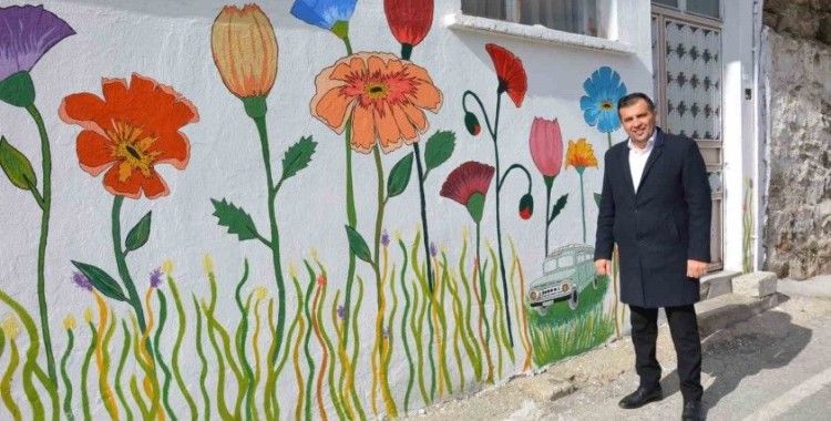 Babadağ Belediyesi sokak boyama çalışmalarıyla ilçeyi renklendiriyor
