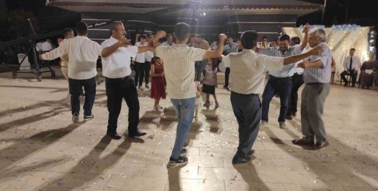 Vatandaşları oynatan müzisyenler bu sefer kendileri oynadı