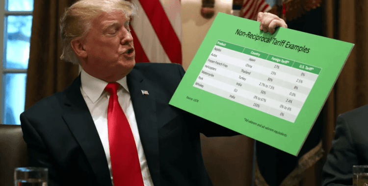 Trump Çin, Kanada ve Meksika'ya yeni gümrük vergileri getirdi: 3 ülke de karşı önlem alacağını duyurdu