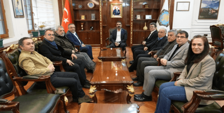 CHP heyeti Büyükşehir Belediyesini ziyaret etti