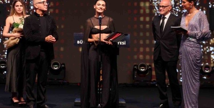 Altın Portakal’da Onursal Nişan alan Saadet Işıl Aksoy ‘Confidente’ filmi ile Berlin’de