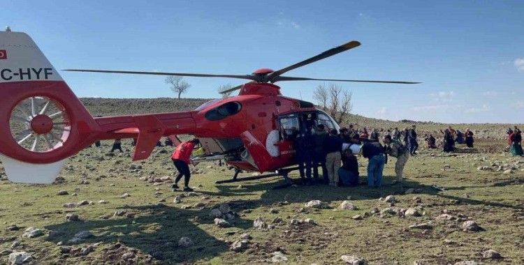 Helikopter ambulans kırsal alanda yaralanan vatandaş için havalandı