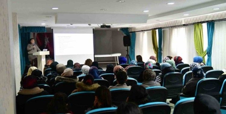 Ardahan’da "Kadın öğrenirse, toplum eğitilir" etkinliği düzenlendi