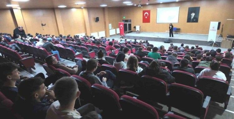 Hisarcık’ta lise öğrencilerine "Dijital Bağımlılık" konulu konferans