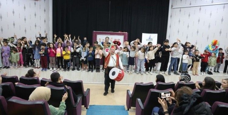 Çocuklar hem eğlendi hem öğrendi