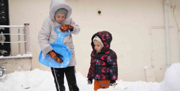 Kar yağışı nedeniyle Bayburt’ta tüm okullar tedbir amaçlı tatil edildi