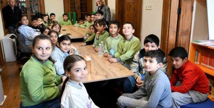 Kuşadası’nda çocuklar şiir yazmanın püf noktalarını öğrendi