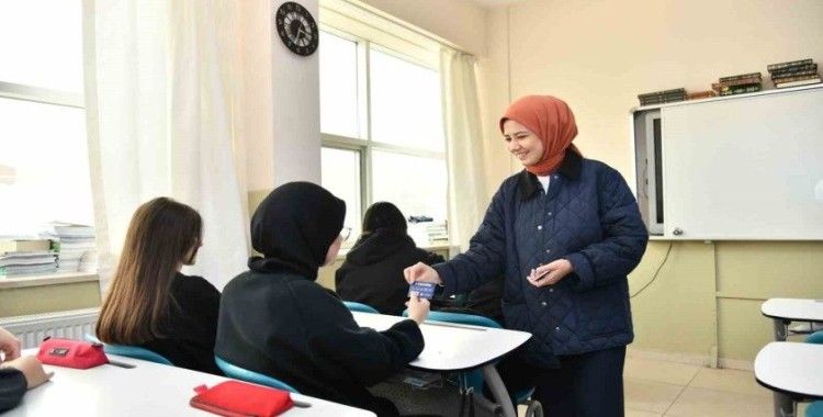 SBB, üniversite yolundaki gençlerin yanında