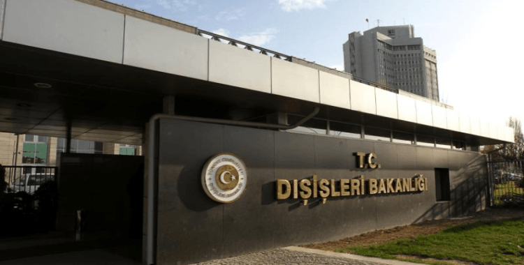 Dışişleri: Yunanistan Silahlı Kuvvetlerinin bazı mensupları tarafından atılan sloganlar küstahçadır