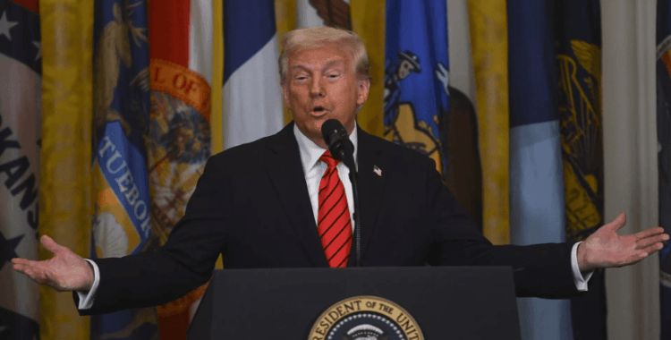 Trump: ABD'de üretilmeyen tüm arabalara yüzde 25 gümrük vergisi uygulayacağız