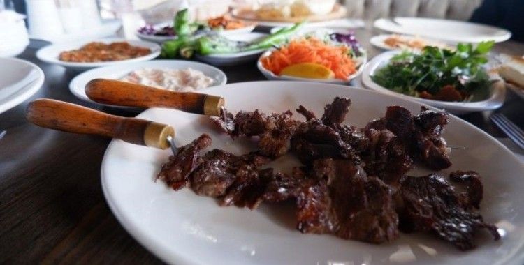 Cağ kebap Ramazan Ayı’nda da lezzet durağı oldu