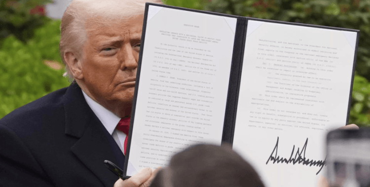 ABD Başkanı Trump, Fed Başkanı Powell'a seslendi: 'Faiz oranları düşür ve siyaset yapmayı bırak'