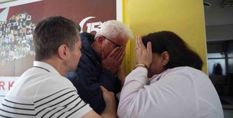 Emekliye ayrılan öğretmene duygusal veda: Gözyaşlarına hakim olamadı