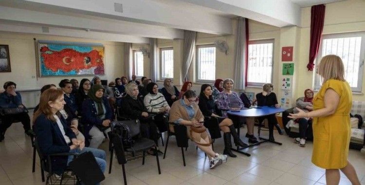 Özel öğrencilerin velilerine danışmanlık ve beslenme semineri