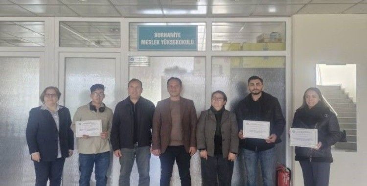 Burhaniye MYO’da başarılı öğrenciler ödüllendirildi