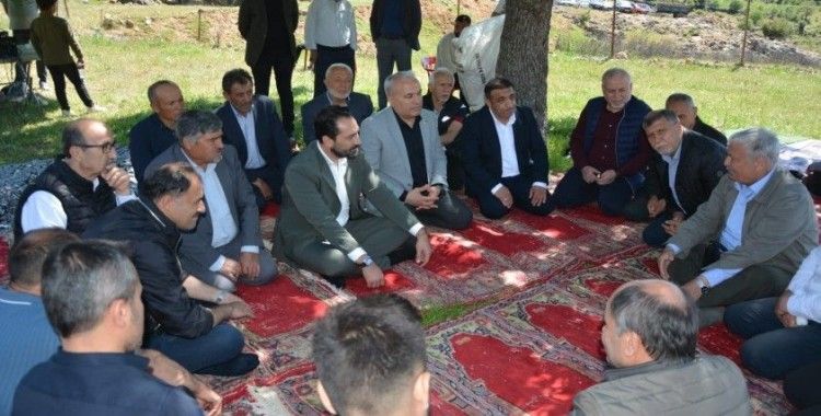 Mücahit Arınç, Demirci’de mahalle hayırlarına katıldı