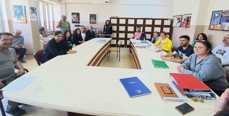Öğretmen ve velilere ‘En iyi Narkotik Polisi Anne’ eğitimi