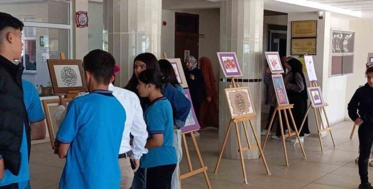Kozluk Kız Anadolu İmam Hatip Lisesinde sanat ve farkındalık sergisi