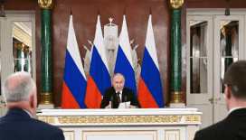 Putin, Ukrayna'yla müzakerelerin İstanbul'da yeniden başlatılmasını önerdi