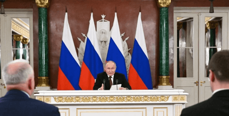 Putin, Ukrayna'yla müzakerelerin İstanbul'da yeniden başlatılmasını önerdi