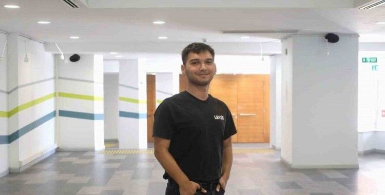 Büyüme hikayesini ‘fotoğrafla’ anlattı, ilk sergisini 20 yaşında açtı
