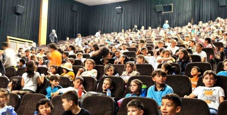 Onikişubat Belediyesi’nden kırsaldaki 1500 öğrenciye sinema hediyesi