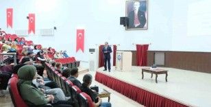 Erzincan’da gıda üzerine seminer düzenledi

