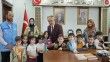 Bayburtlu minikler kumbaralarındaki parayı yetimlerle paylaştı

