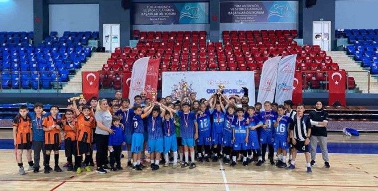 Küçükler futsal şampiyonları belli oldu