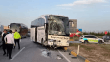 Isparta'da iki otobüsün çarpıştığı kazada 28 kişi yaralandı: Kaza anı kamerada