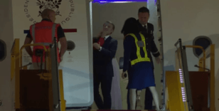 Kameralar canlı canlı çekti: Fransa Cumhurbaşkanı Macron, eşi tarafından tokatlandı