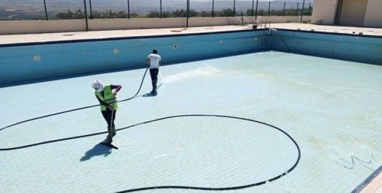 Karacasu’da yüzme havuzu sezona hazırlanıyor