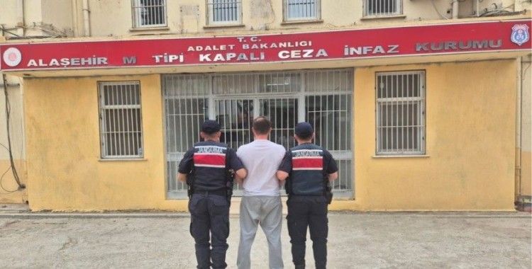 Manisa’da aranan şahıs jandarma operasyonuyla yakalandı
